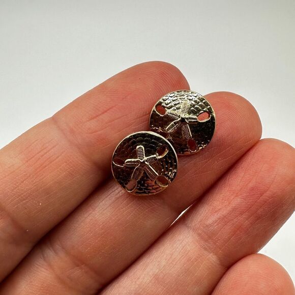 SALE! Vintage Avon gold tone sand dollar stud earrings! - Picture 5 of 11